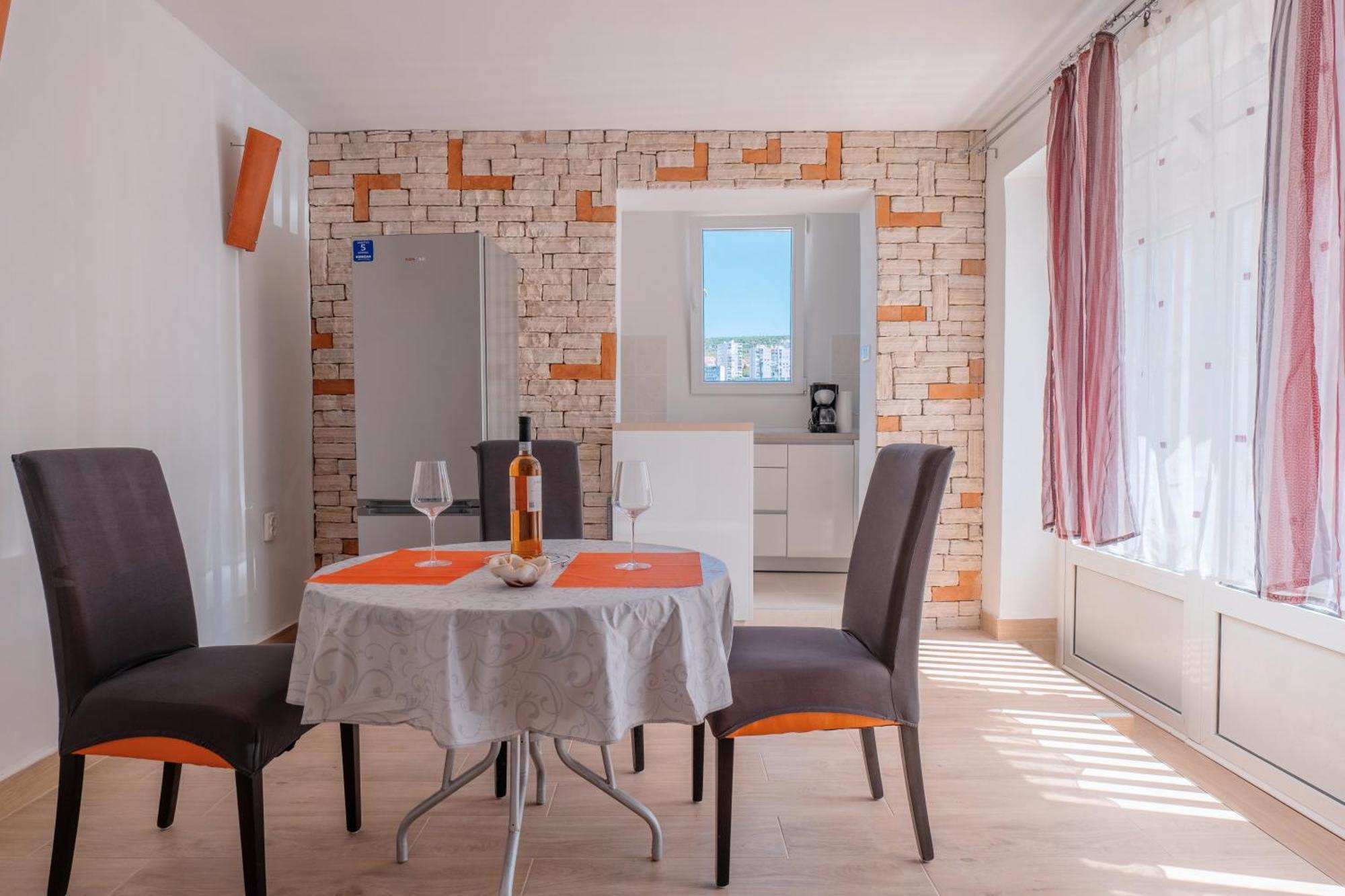 Apartments Ema Šibenik Eksteriør bilde