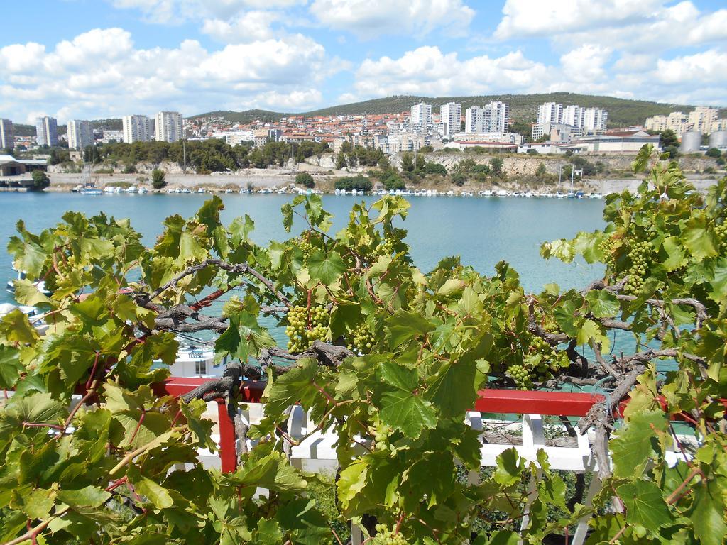 Apartments Ema Šibenik Eksteriør bilde